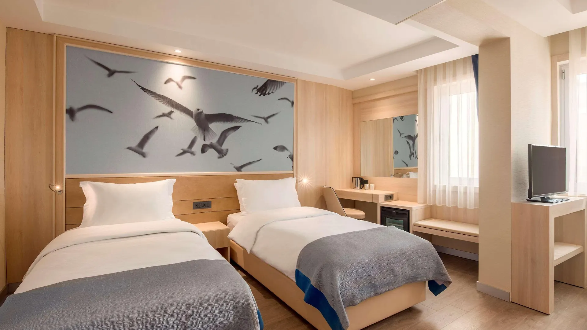 Ramada By Wyndham Istanbul Old City 4*,