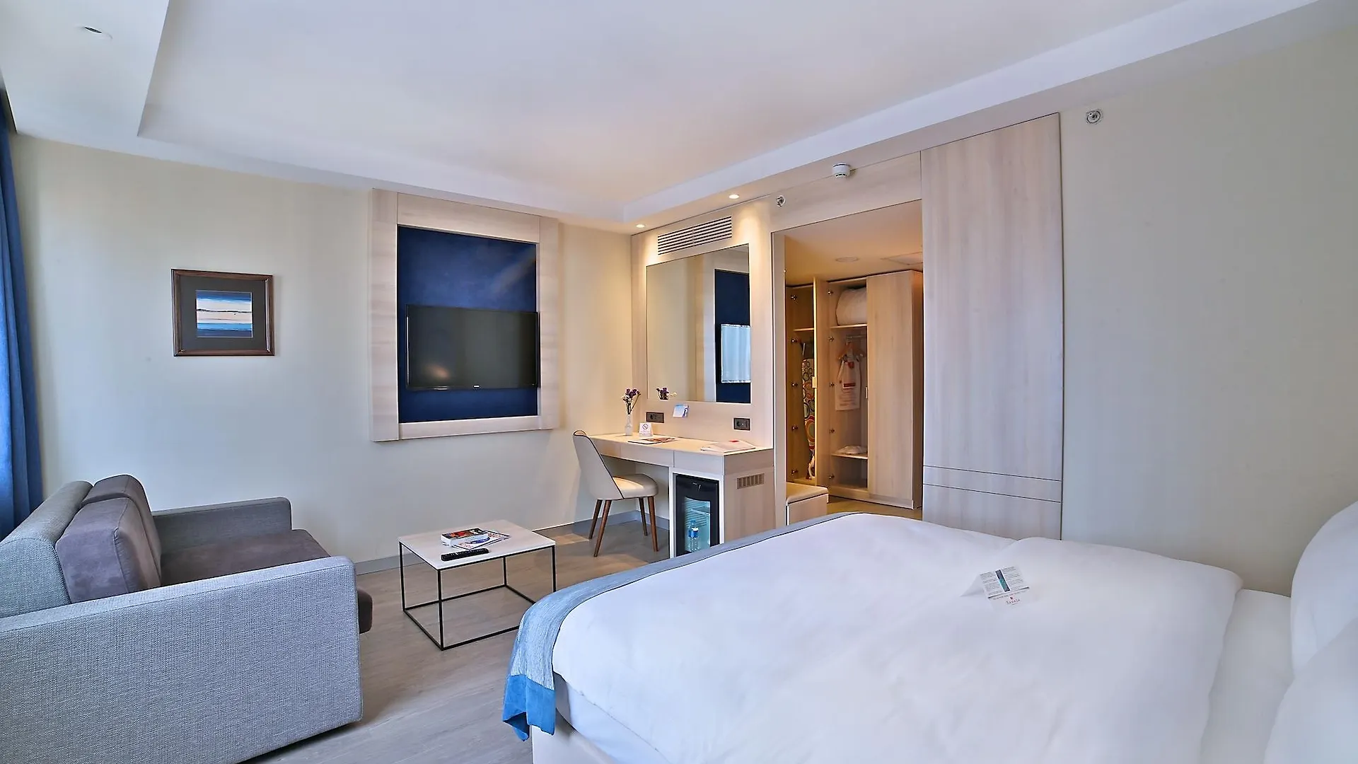 Ramada By Wyndham Istanbul Old City 4*,