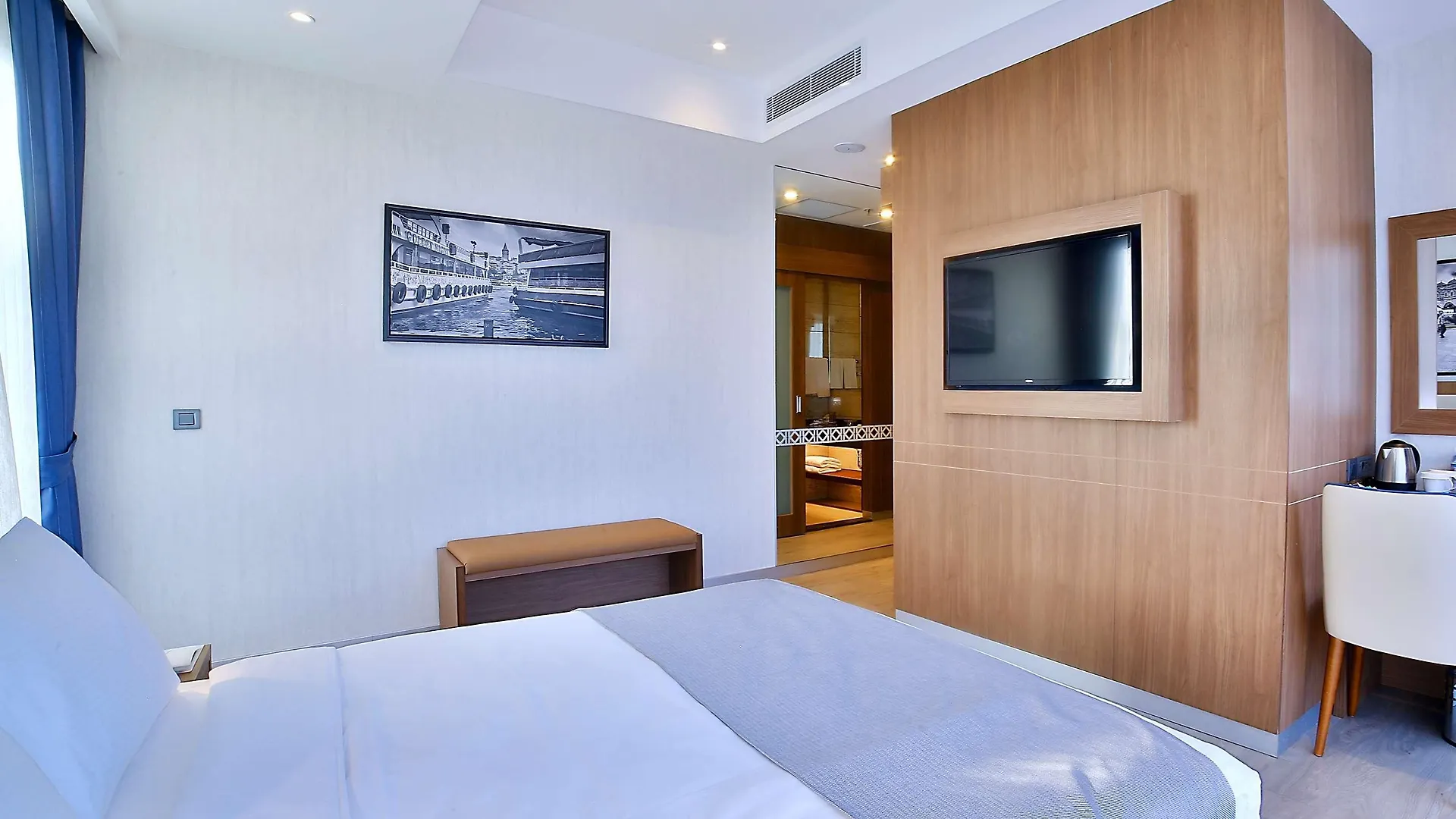 Ramada By Wyndham Istanbul Old City Hotel