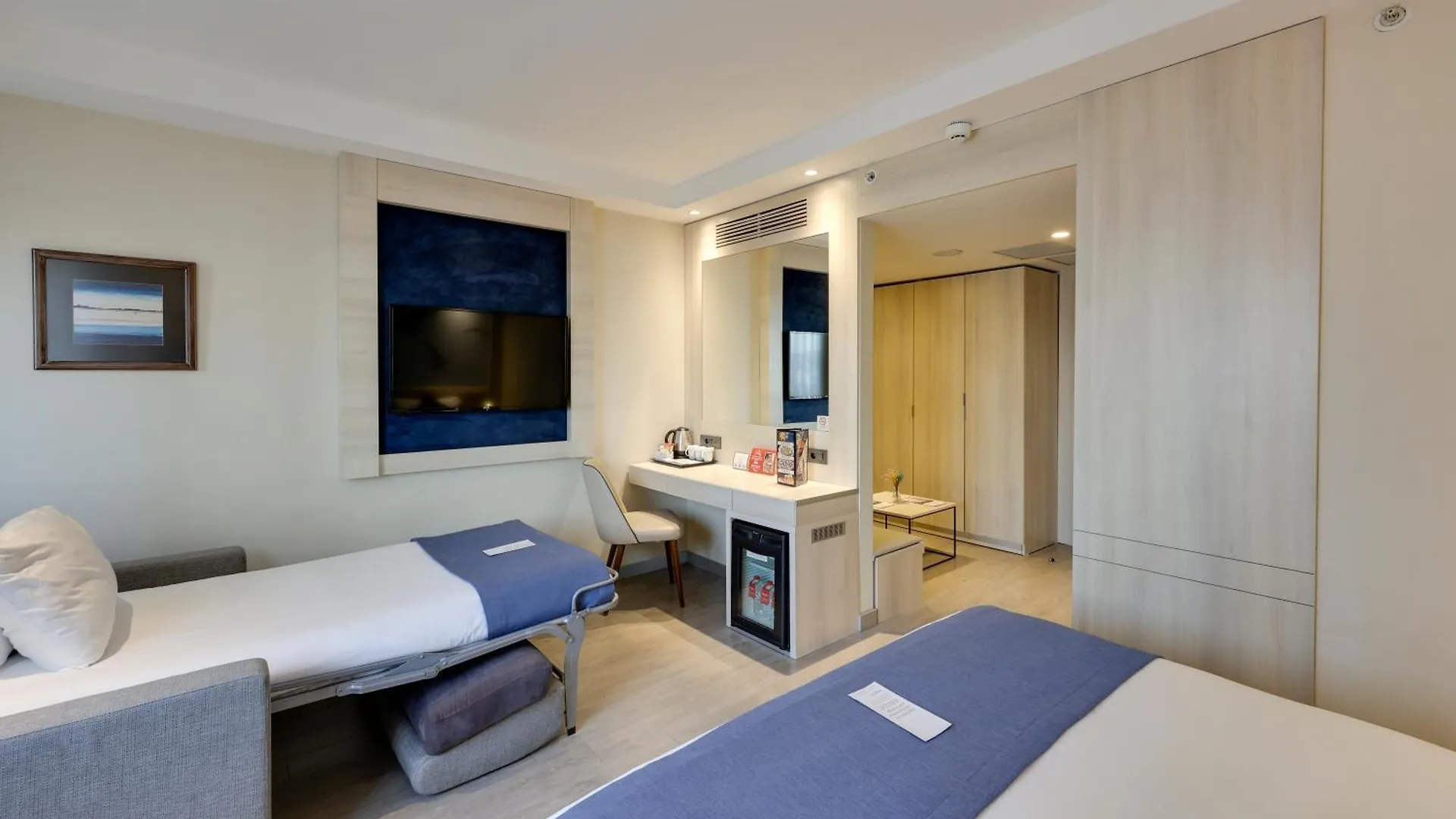 Ramada By Wyndham Istanbul Old City 4*,
