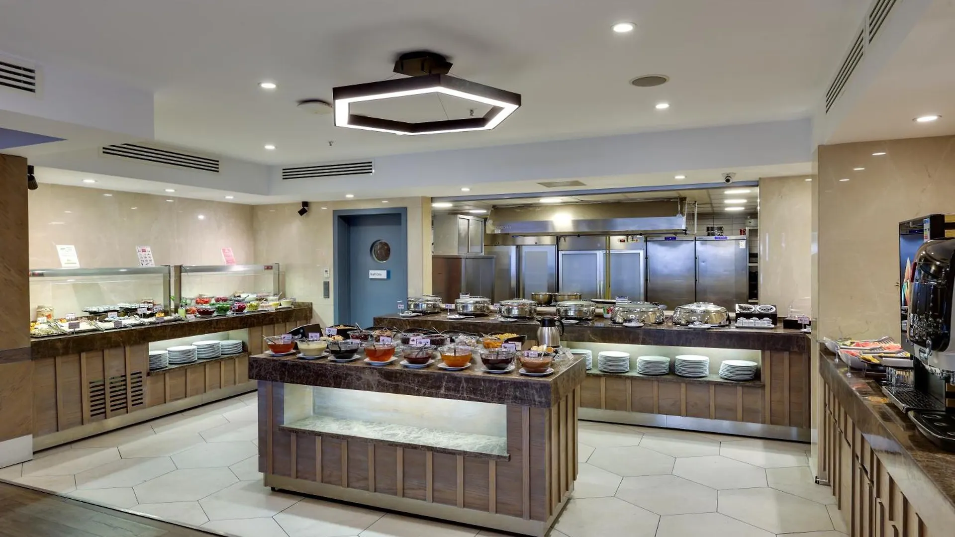 Ramada By Wyndham Istanbul Old City Hotel