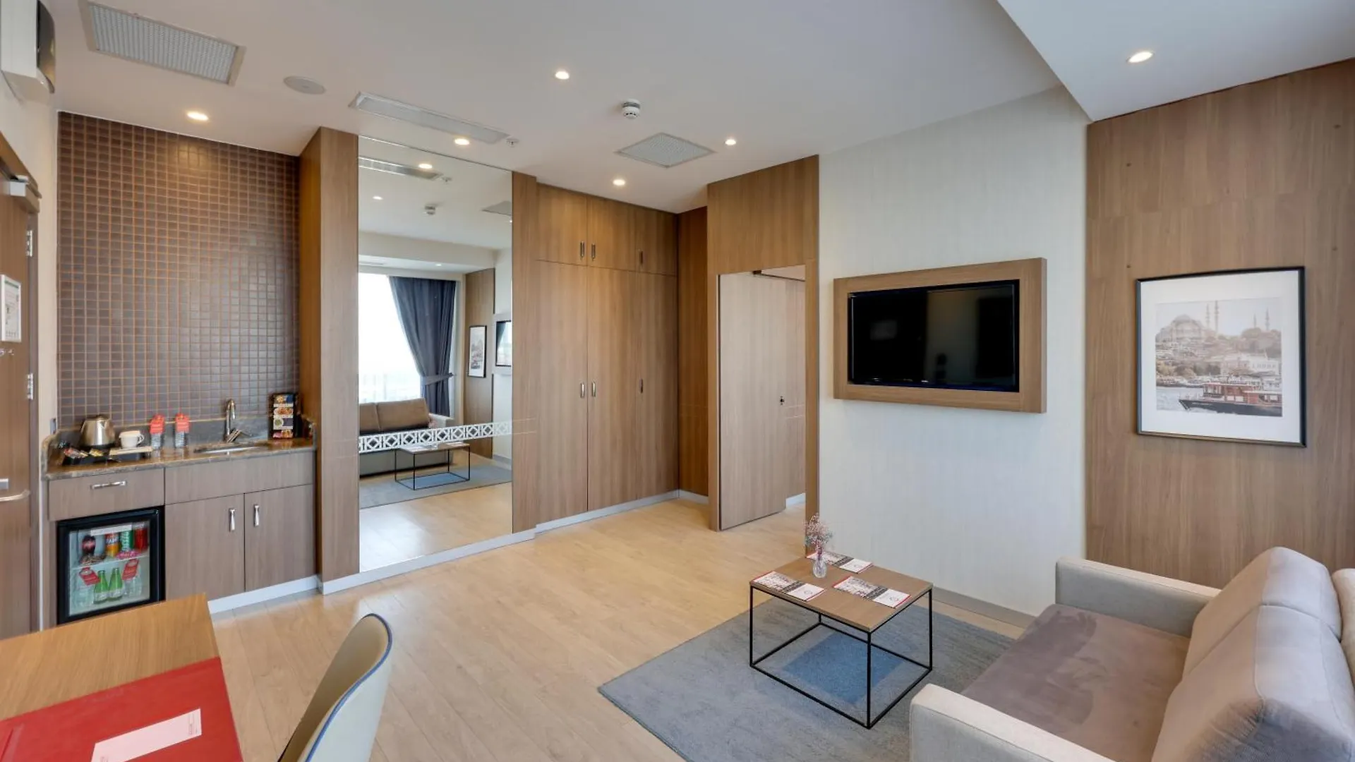 Ramada By Wyndham Istanbul Old City Hotel