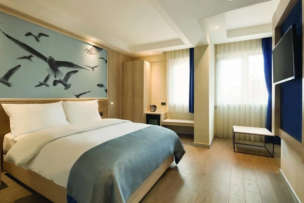 Ramada By Wyndham Istanbul Old City Hotel