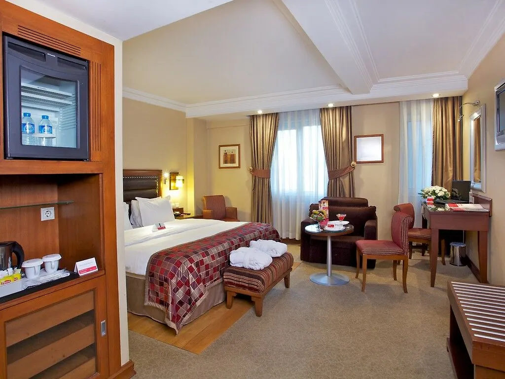 Ramada By Wyndham Istanbul Old City Hotel